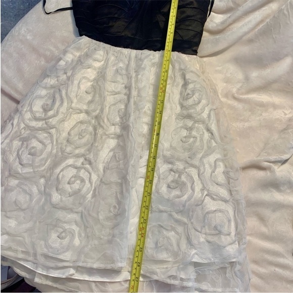 NEW Adrianna Papell Formal Gown Sz 3/4 Hailey Logan Dress Black Satin White Lace - Picture 14 of 16